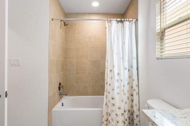 8928 Mountain Ash Avenue SW, Albuquerque, NM 87121