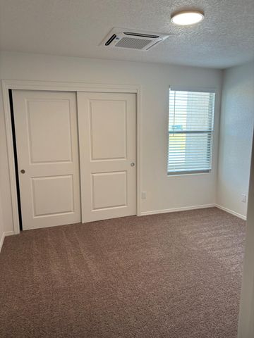 8928 Mountain Ash Avenue SW, Albuquerque, NM 87121
