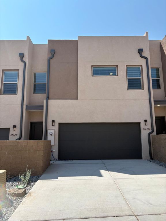 8928 Mountain Ash Avenue SW, Albuquerque, NM 87121
