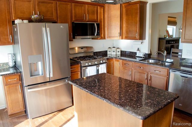 622 Prospect Hill Street, Canton, MI 48188