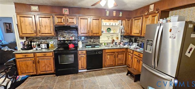 1025 Sunnyside Rd, Tappahannock, VA 22560