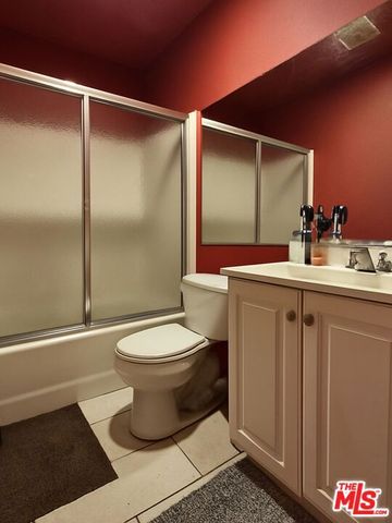 8601 International Avenue 210, Canoga Park, CA 91304