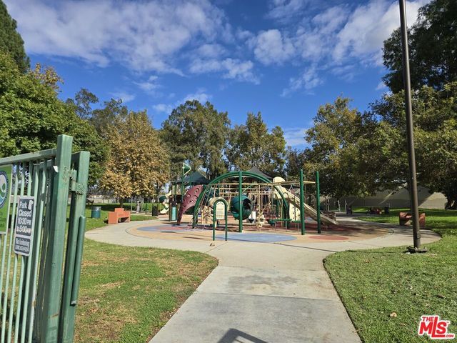 8601 International Avenue 210, Canoga Park, CA 91304