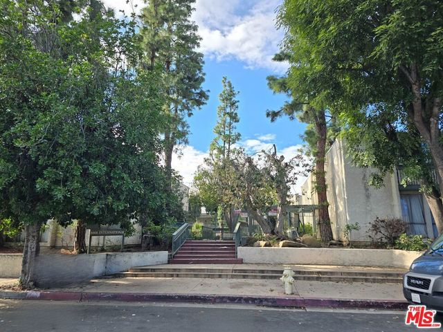 8601 International Avenue 210, Canoga Park, CA 91304