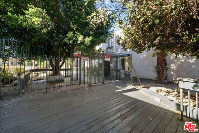 8601 International Avenue 210, Canoga Park, CA 91304