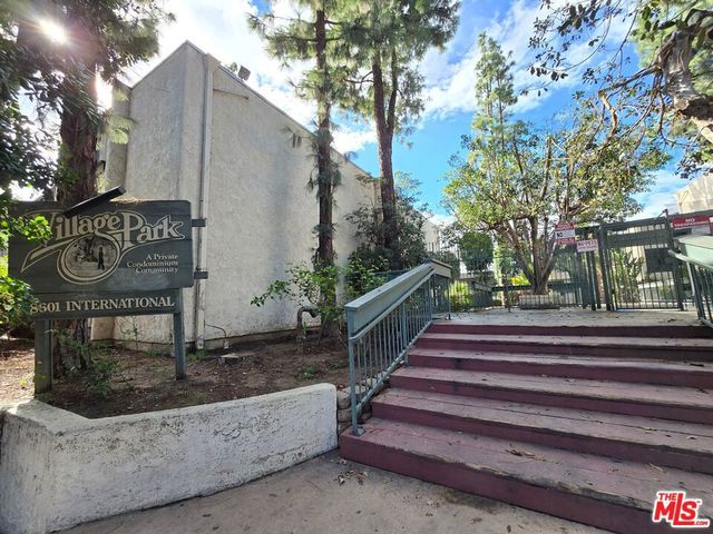 8601 International Avenue 210, Canoga Park, CA 91304