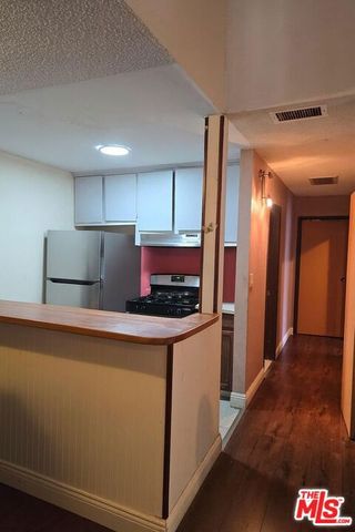 8601 International Avenue 210, Canoga Park, CA 91304