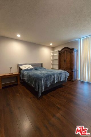 8601 International Avenue 210, Canoga Park, CA 91304