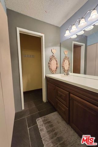 8601 International Avenue 210, Canoga Park, CA 91304