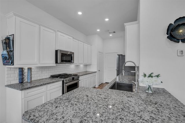 662 Aspen Falls Court, Conroe, TX 77304