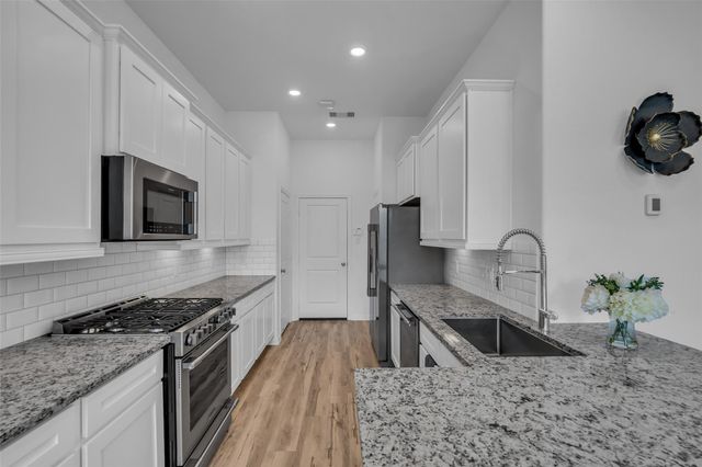 662 Aspen Falls Court, Conroe, TX 77304