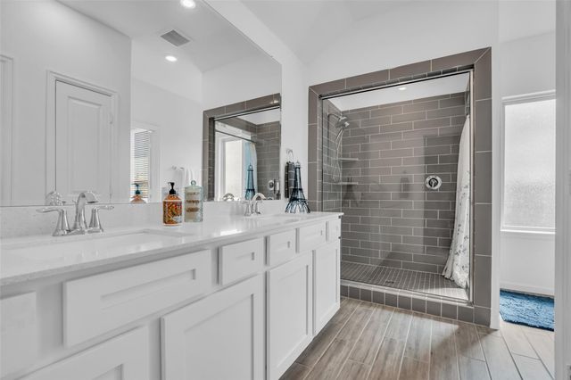 662 Aspen Falls Court, Conroe, TX 77304
