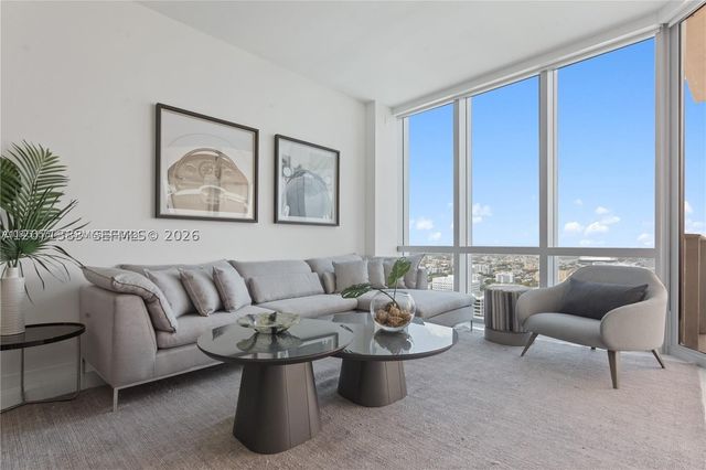 851 NE 1st Ave 4106, Miami, FL 33132