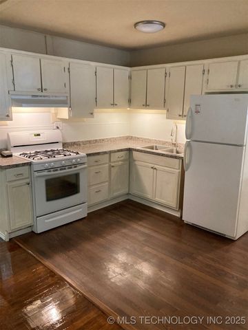 1577 N Louisville Avenue, Tulsa, OK 74115