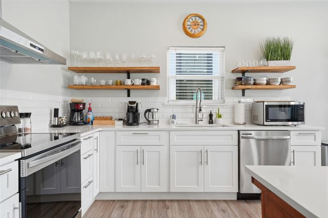 708 S 9th Street, Waco, TX 76706