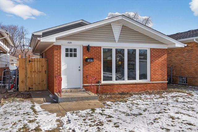 11539 S Carpenter Street, Chicago, IL 60643