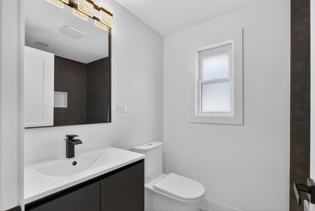 11539 S Carpenter Street, Chicago, IL 60643