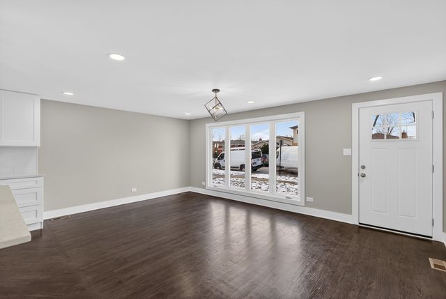 11539 S Carpenter Street, Chicago, IL 60643