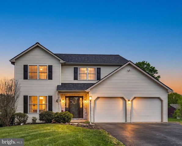 707 KENNETH DR, Mount Joy, PA 17552