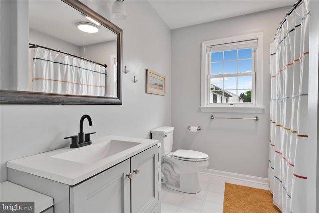 707 KENNETH DR, Mount Joy, PA 17552