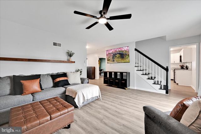 707 KENNETH DR, Mount Joy, PA 17552