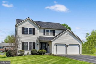 707 KENNETH DR, Mount Joy, PA 17552