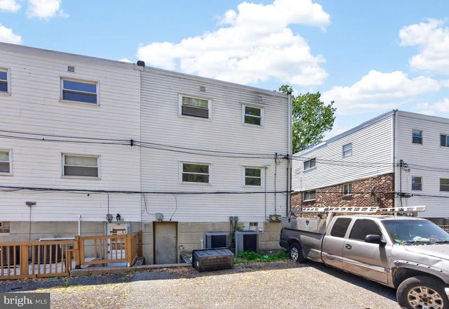 202 GREEN ST, Holmes, PA 19043