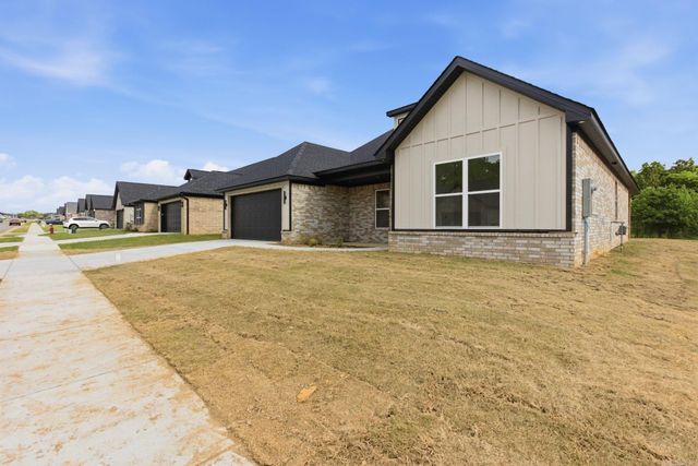 4841 Coronell Way, Bryant, AR 72002