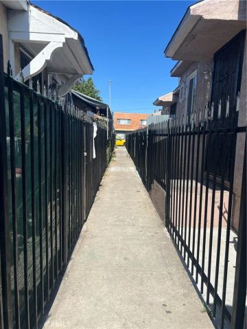 9435 S Western, Los Angeles, CA 90047