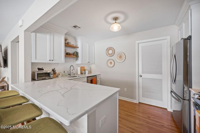 39 Des Moines Court, Tinton Falls, NJ 07712