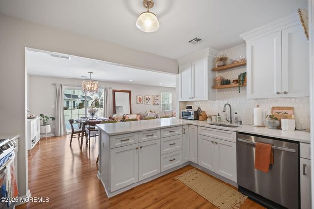 39 Des Moines Court, Tinton Falls, NJ 07712