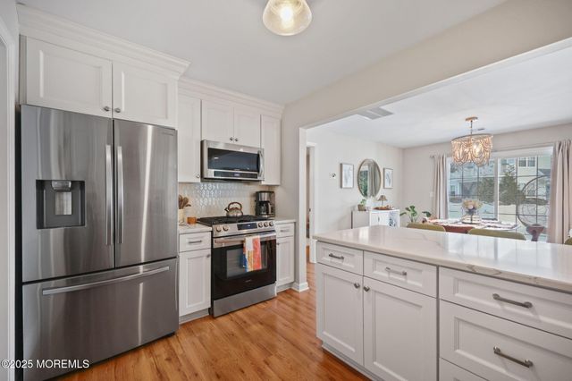 39 Des Moines Court, Tinton Falls, NJ 07712