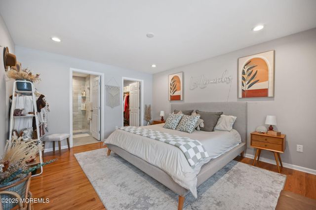 39 Des Moines Court, Tinton Falls, NJ 07712