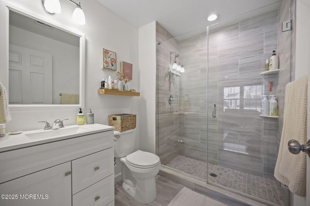 39 Des Moines Court, Tinton Falls, NJ 07712