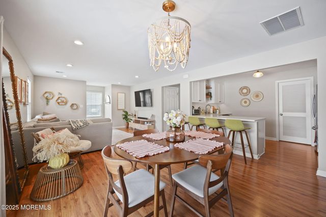 39 Des Moines Court, Tinton Falls, NJ 07712