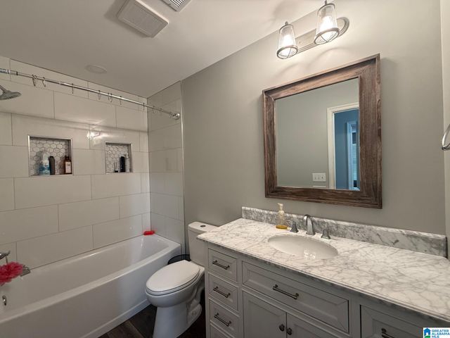 394 HOLLAND LAKES DRIVE, Pelham, AL 35124