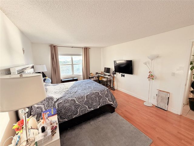 401 Golden Isles Dr 512, Hallandale Beach, FL 33009