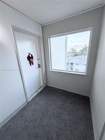 401 Golden Isles Dr 512, Hallandale Beach, FL 33009