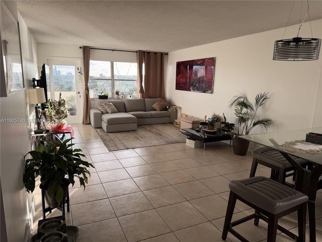 401 Golden Isles Dr 512, Hallandale Beach, FL 33009