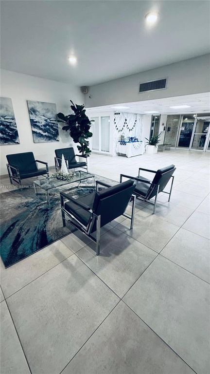 401 Golden Isles Dr 512, Hallandale Beach, FL 33009