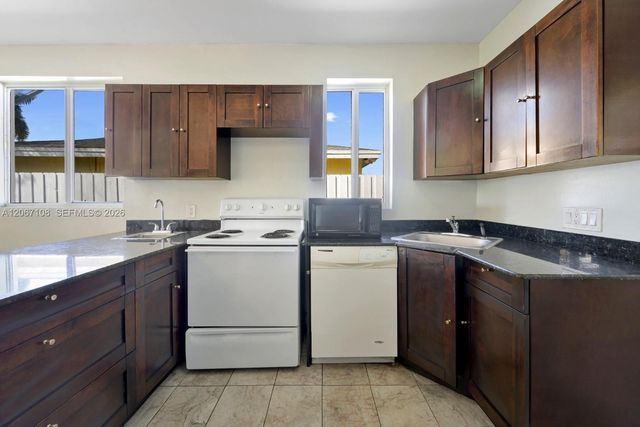 8861 SW 127th Terrace -, Miami, FL 33176