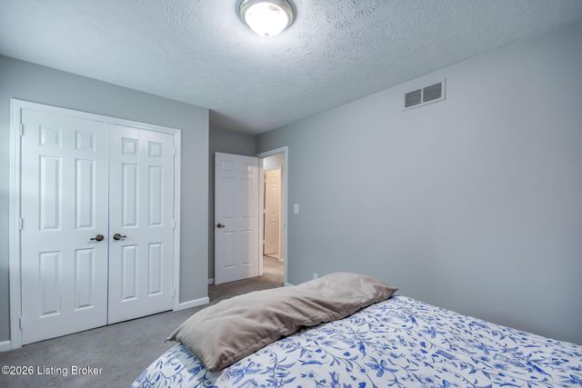 12006 Hillrose Cir, Louisville, KY 40243