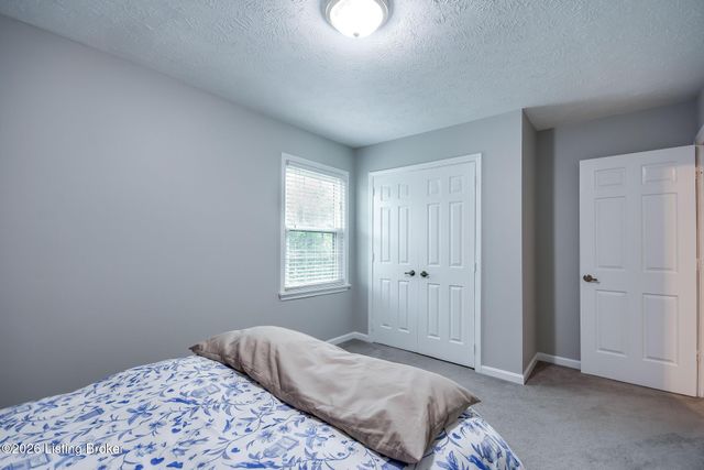 12006 Hillrose Cir, Louisville, KY 40243