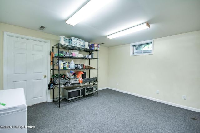 12006 Hillrose Cir, Louisville, KY 40243