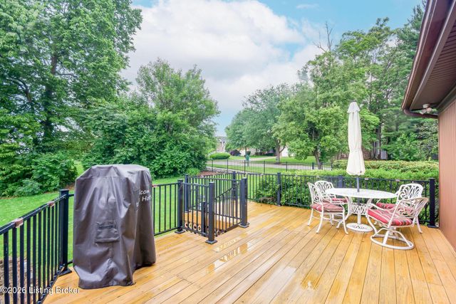 12006 Hillrose Cir, Louisville, KY 40243