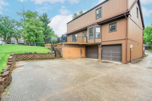 12006 Hillrose Cir, Louisville, KY 40243
