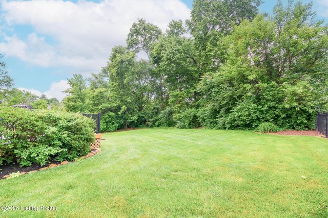 12006 Hillrose Cir, Louisville, KY 40243