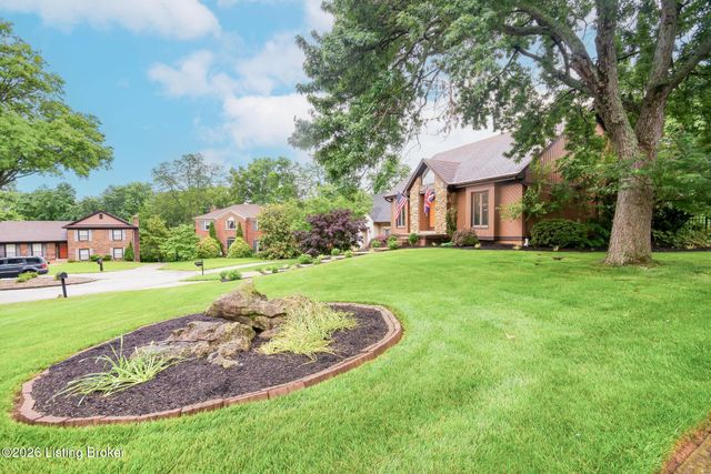 12006 Hillrose Cir, Louisville, KY 40243