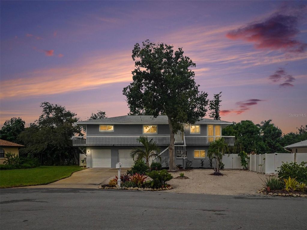 2208 78TH STREET W, BRADENTON, FL 34209 — exterior