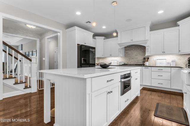 4 Captiva Lane, Morganville, NJ 07751